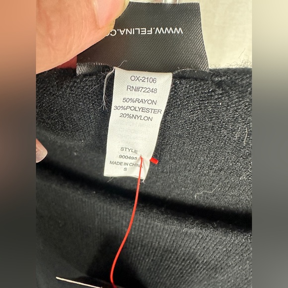 Felina Black Soft Scoop Neck Longsleeve Top Size Medium (8-10) NWT - Picture 10 of 13